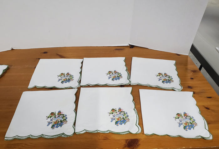 14 Piece White Embroidered Bird and Floral Motif Fabric Placemat and Napkin Set