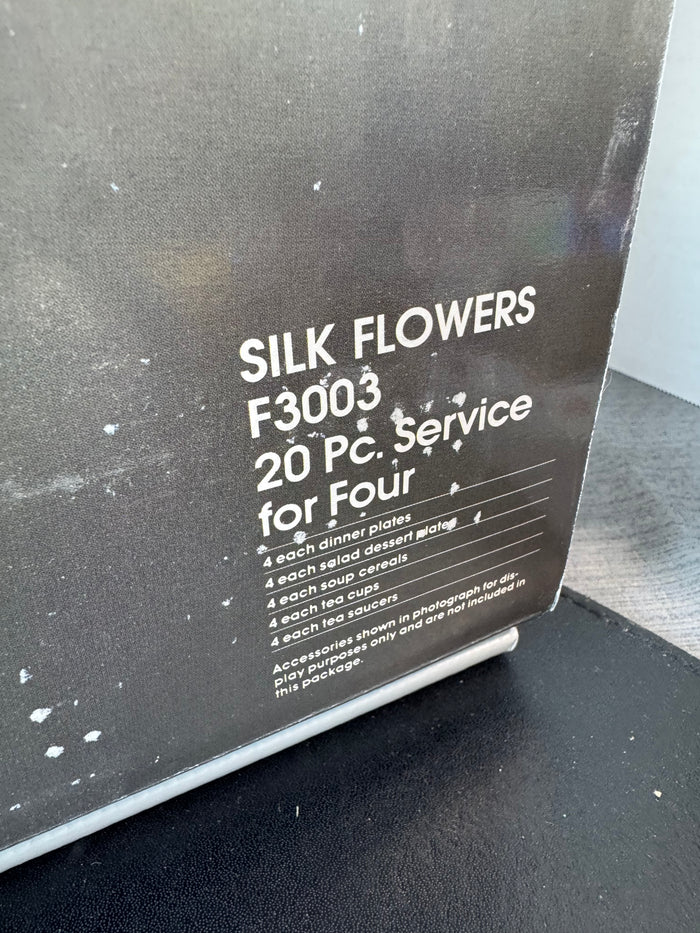 20-Piece Mikasa Silk Flowers F3003 China Set in Box