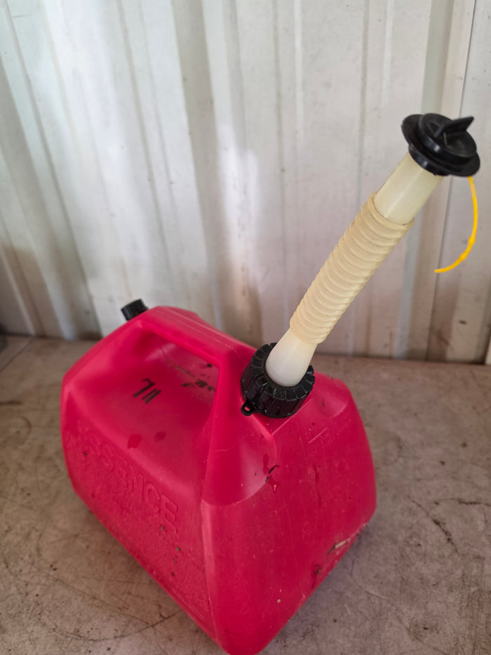 2.5 Gal Plastic Gas Can