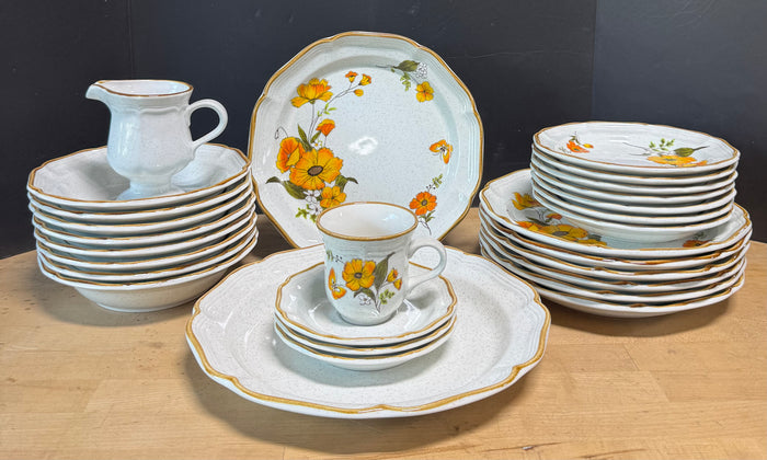 28-Piece Mikasa Florian CM-952 with Matching Baronial CM-950 China Set