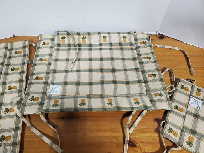 3 Piece Park Designs Pineapple Foldable Centerpiece Basket, Napkin Holder, and Tablerunner Set