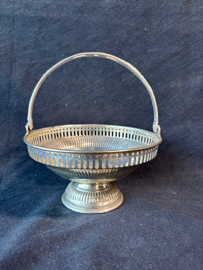 Amc Silverplate Bakset W/Handle