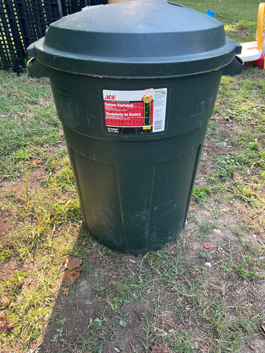 Ace Rubbermaid Roughneck Plastic Trash Can with Lid, 29"H.