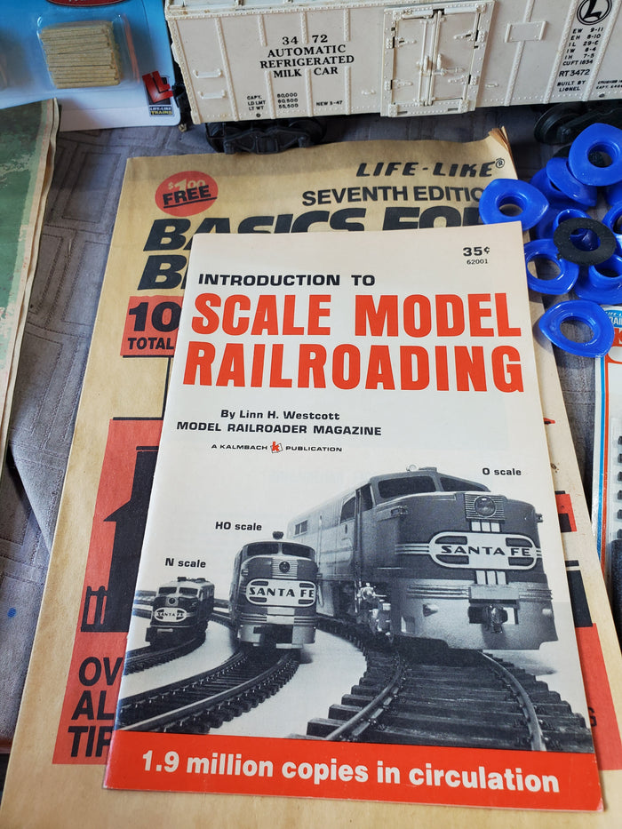 Assorted Model Train and Accessories Lot
