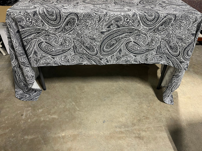 Black & White Paisley Print Table Cloth, 102"x60"