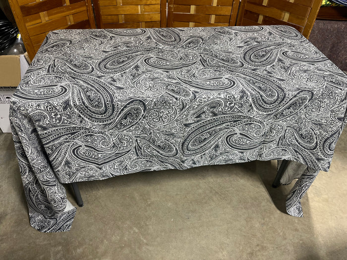 Black & White Paisley Print Table Cloth, 102"x60"