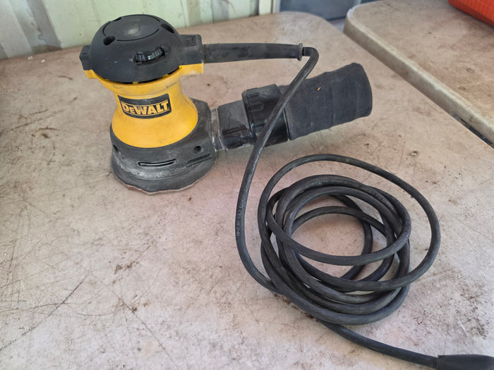 DeWalt 5" Random Orbital Sander w/Case