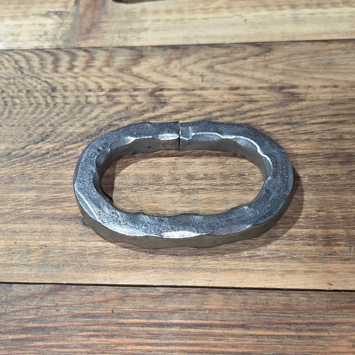 Hammered Oval Link Medium 4" x 2 3/4" x 9/16"