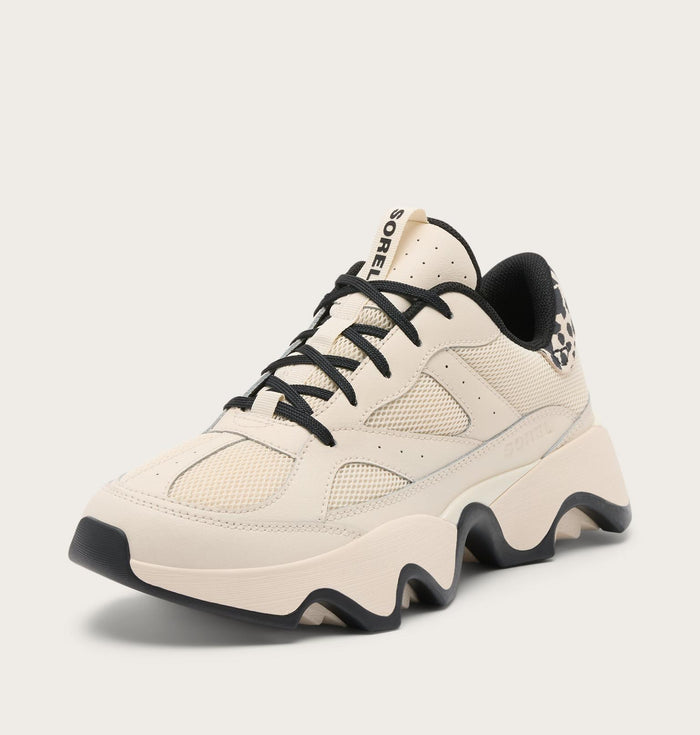 Kinetic™ Array Women's Sneaker - Chalk/Black