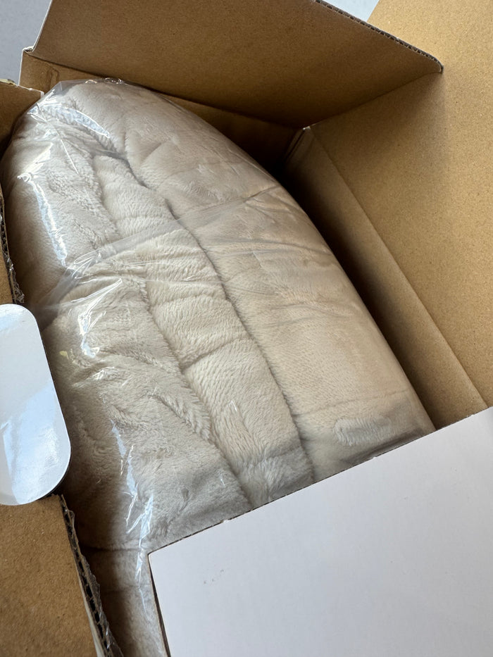 Sealed Westinghouse Beige Silky Flannel Reverse to Sherpa Warming Blanket