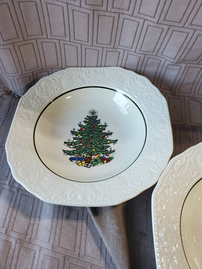 Set of 4 Cuthbertson Original Christmas Tree Bowls